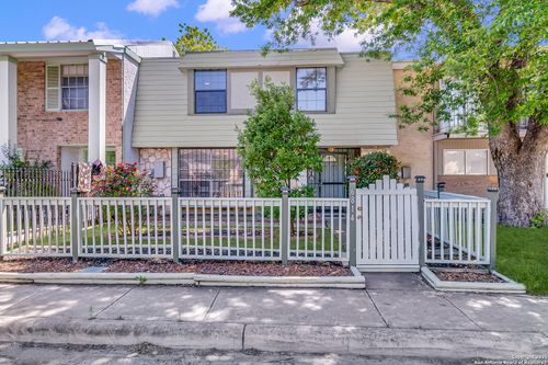 6814 Neston Dr, San Antonio, TX, 78239-3323 | Card Image