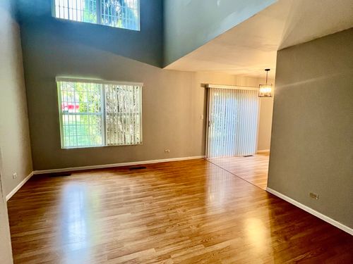 3-17716 W Horseshoe Ln, Gurnee, IL, 60031-4269 | Card Image