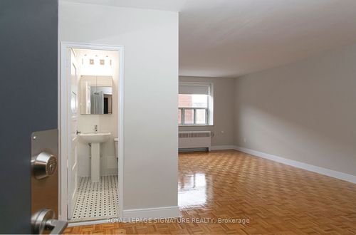 306-1291 Bayview Ave, East York, ON, M4G2Z9 | Card Image