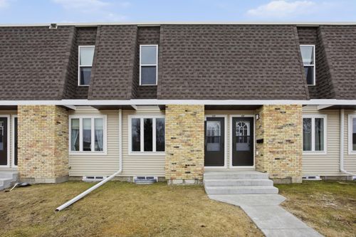 239 12 1/2 Avenue E, West Fargo, ND, 58078 | Card Image