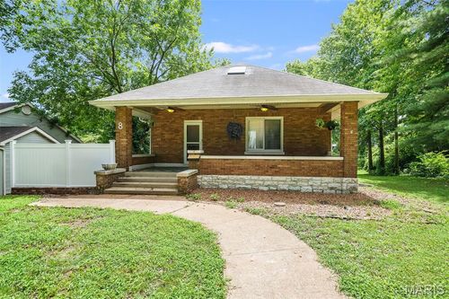 8 Kircher Pl, Belleville, IL, 62220-4049 | Card Image