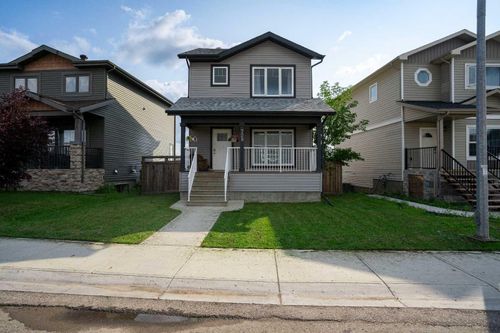 728 Athabasca Ave, Fort Mcmurray, AB, T9J1H7 | Card Image