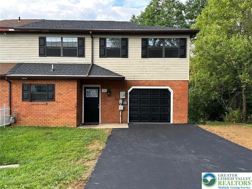 111 High Point Ln, EASTON, PA, 18042-7216 | Card Image