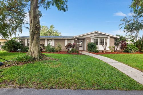 161 Poe Dr, WINTER HAVEN, FL, 33884-2364 | Card Image
