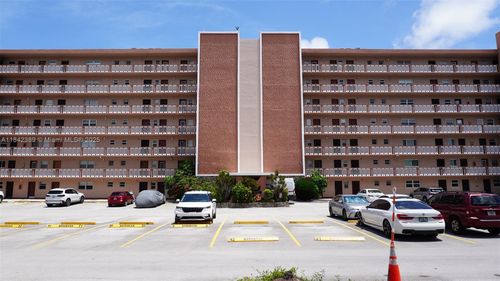 apt-703-301 Ne 14th Ave, Hallandale Beach, FL, 33009-7445 | Card Image