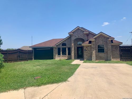 2698 Crown Way, Eagle Pass, TX, 78852-3580 | Card Image