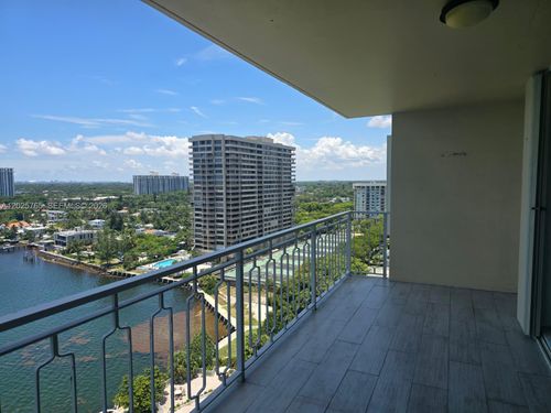 17d-11111 Biscayne Blvd, Miami, FL, 33181-3404 | Card Image