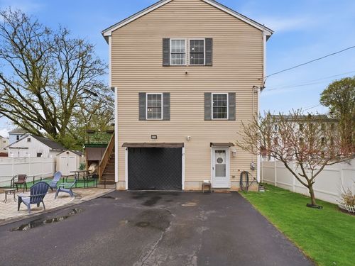 17 Thorndike St, Haverhill, MA, 01832-3847 | Card Image