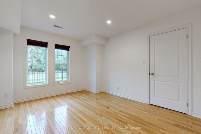 132 John St, House attached with 3 bedrooms, 4 bathrooms and null parking in Oakville ON | Image 5