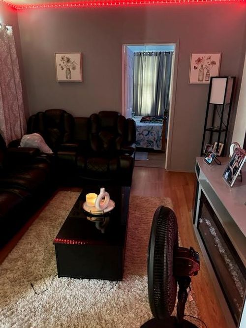 13118 95th Ave, South Richmond Hill, NY, 11419-1695 | Card Image