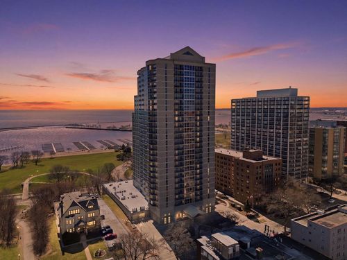 812-1660 N Prospect Avenue, Milwaukee, WI, 53202 | Card Image