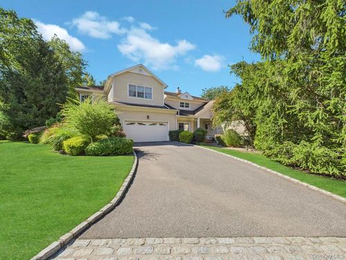 428 Toftree Ct, Roslyn, NY, 11576-3081 | Card Image