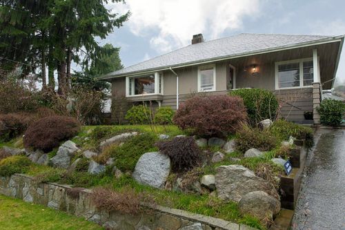 1365 Fulton Ave, West Vancouver, BC, V7T1N9 | Card Image