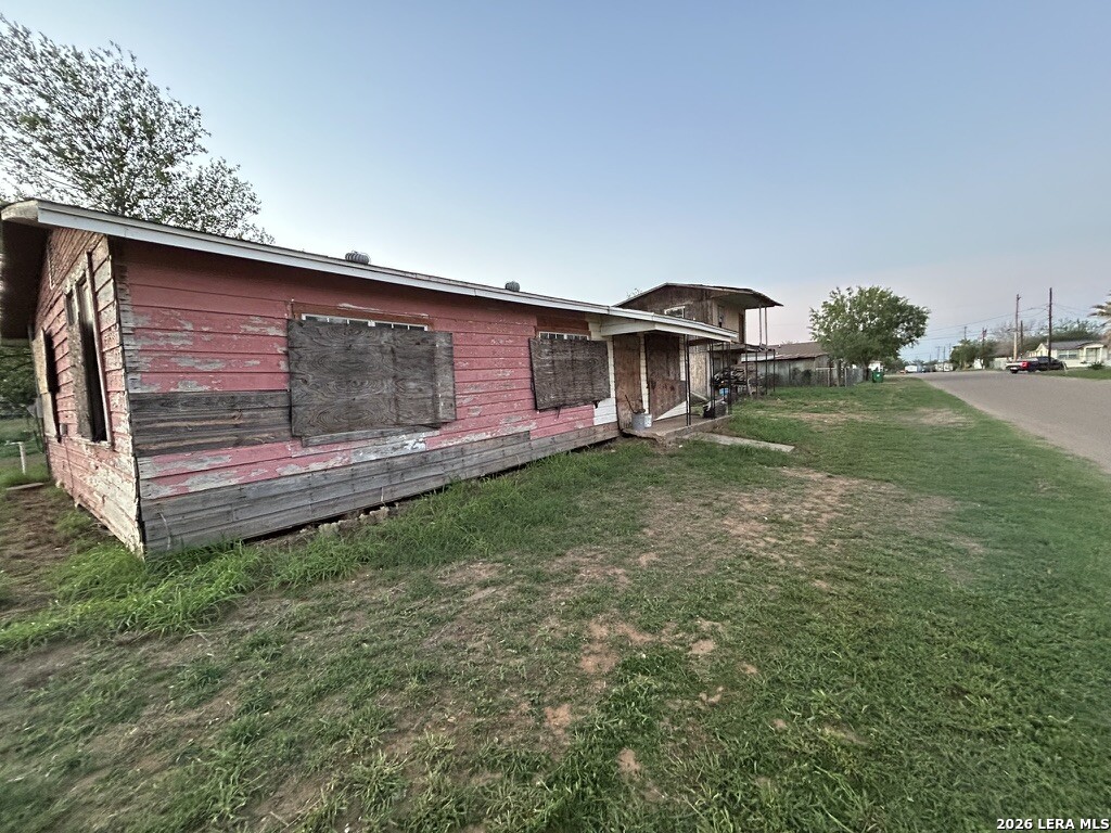 Residential in Cotulla
