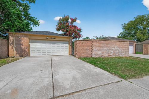 15818 Alta Mar Dr, Houston, TX, 77083-3930 | Card Image