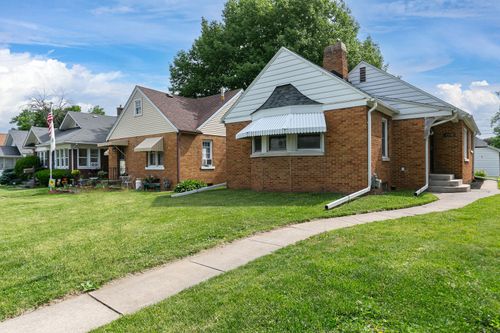 2338 7th St, East Moline, IL, 61244-2801 | Card Image