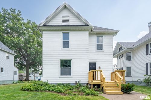 813 W Locust St, Davenport, IA, 52804-3849 | Card Image