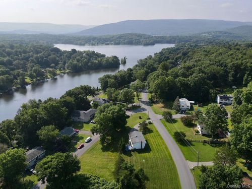 32 Valley Dr, Salisbury Mills, NY, 12577-5036 | Card Image