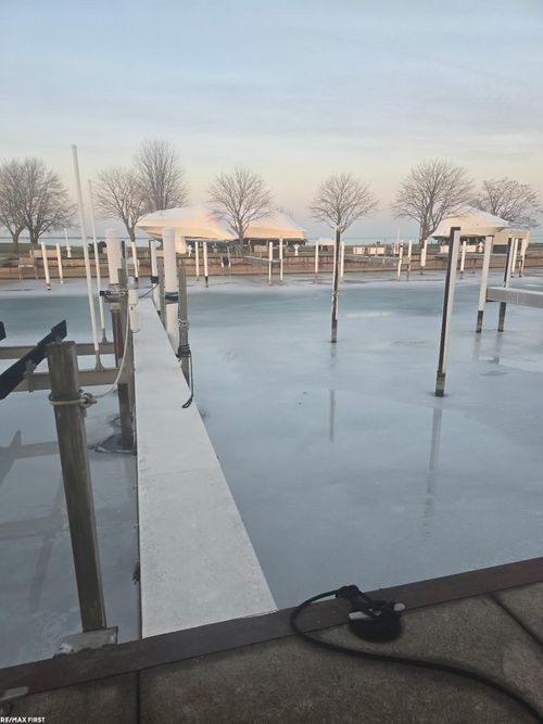 41700 Conger Bay Dr, Harrison Twp, MI, 48045-1432 | Card Image