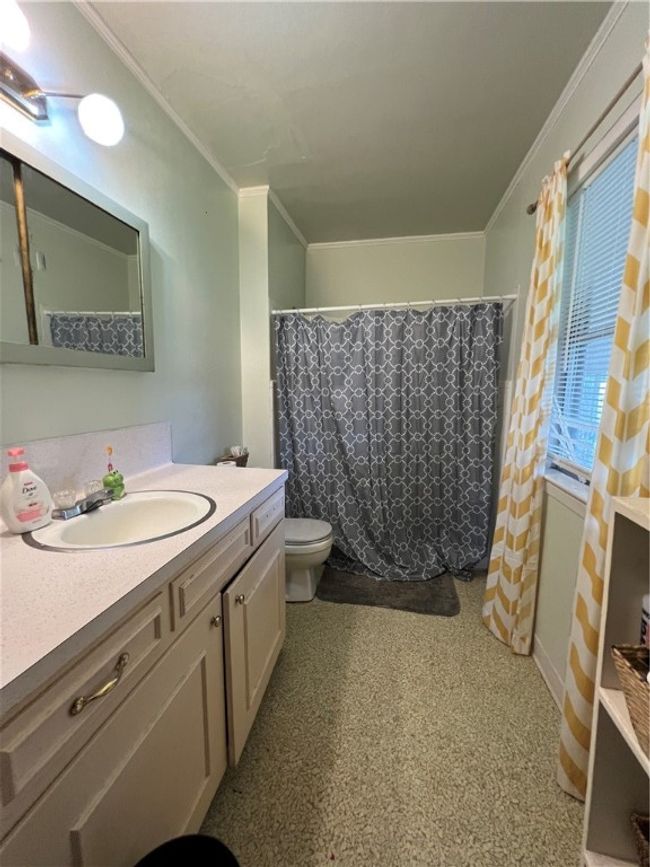 203 Dugger St, House other with 4 bedrooms, 3 bathrooms and null parking in Edna TX | Image 29
