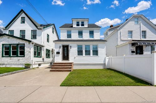 11425 210th St, Cambria Heights, NY, 11411-1011 | Card Image