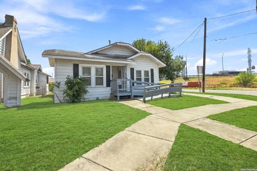 102 Haggin St, San Antonio, TX, 78210-5045 | Card Image