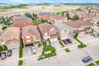 192 Ahmadiyya Ave, House other with 5 bedrooms, 5 bathrooms and 4 parking in Maple ON | Image 2