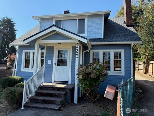 8323 39th Ave S, Seattle, WA, 98118-4317 | Card Image