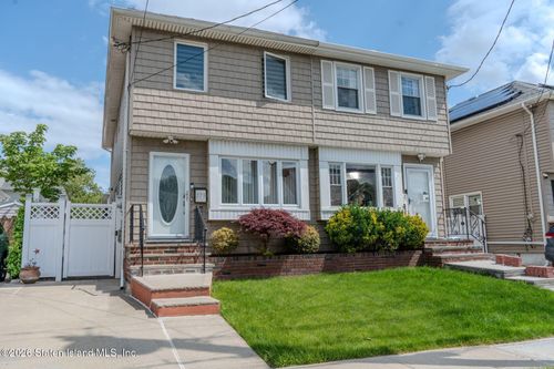 579 Britton Ave, Staten Island, NY, 10304-4523 | Card Image