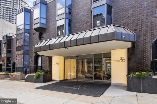 21l-2018-32 Walnut Street, PHILADELPHIA, PA, 19103 | Card Image