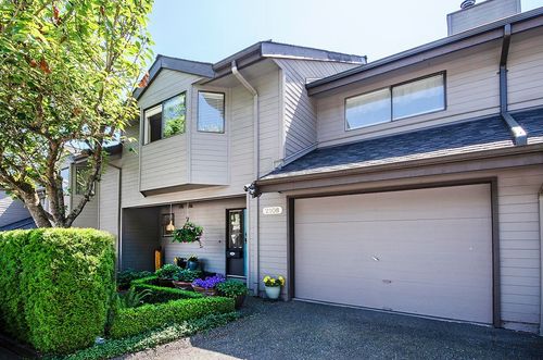 2108 Panorama Dr, North Vancouver, BC, V7G2C9 | Card Image