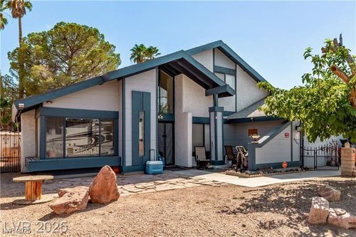 6547 Ellerhurst Dr, Las Vegas, NV, 89103-3110 | Card Image