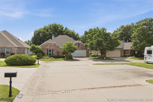 419 N Forest Ridge Boulevard, Broken Arrow, OK, 74014 | Card Image