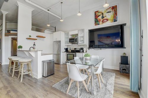 210-185 Ne 4th Ave, Delray Beach, FL, 33483-4590 | Card Image