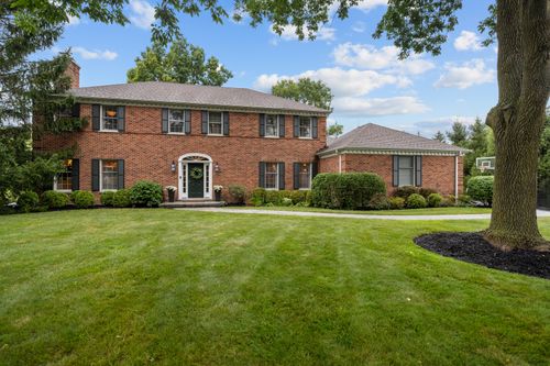 130 W Blackthorn Ln, Lake Forest, IL, 60045-2813 | Card Image