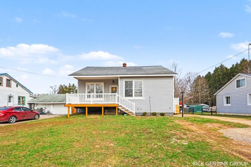 614 W High St, Bangor, MI, 49013-1058 | Card Image