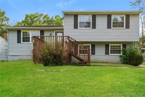 731 Saratoga Dr, Jeffersonville, IN, 47130-5643 | Card Image