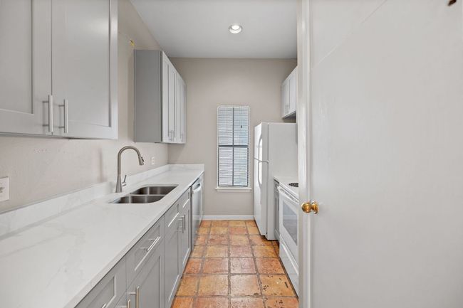 APT-302 - 712 Graham Pl, Condo with 2 bedrooms, 2 bathrooms and null parking in Austin TX | Image 9