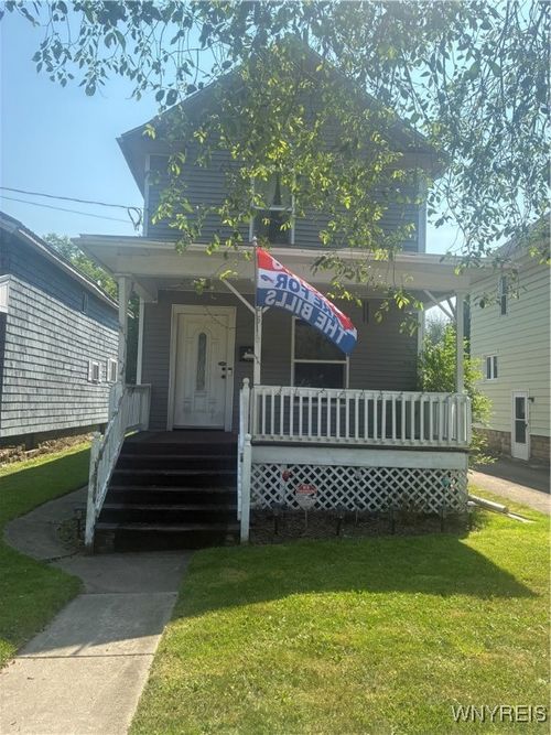 925 Church St, Medina, NY, 14103-1701 | Card Image