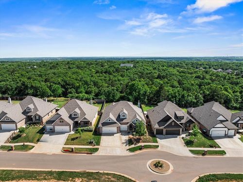 8208 Poplar Drive, Edmond, OK, 73034 | Card Image