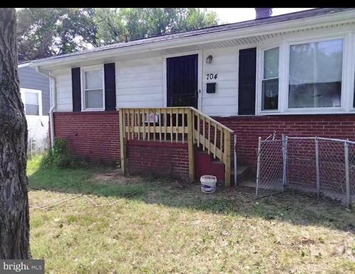 704 65th Ave, CAPITOL HEIGHTS, MD, 20743-1707 | Card Image