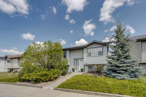 1656 Strathcona Gate, Strathmore, AB, T1P1T2 | Card Image