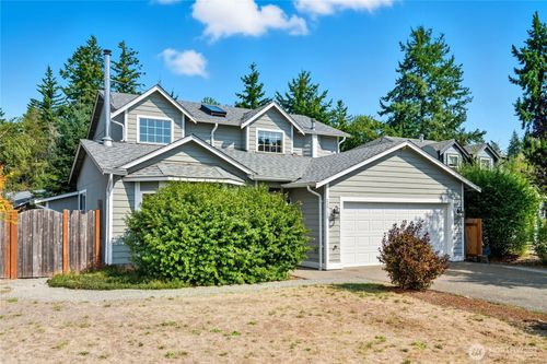 11715 40th Ave Nw, Gig Harbor, WA, 98332-8840 | Card Image