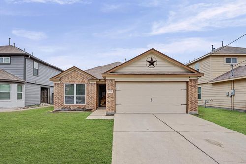 16758 N Blue Jay Dr, Conroe, TX, 77385-7337 | Card Image
