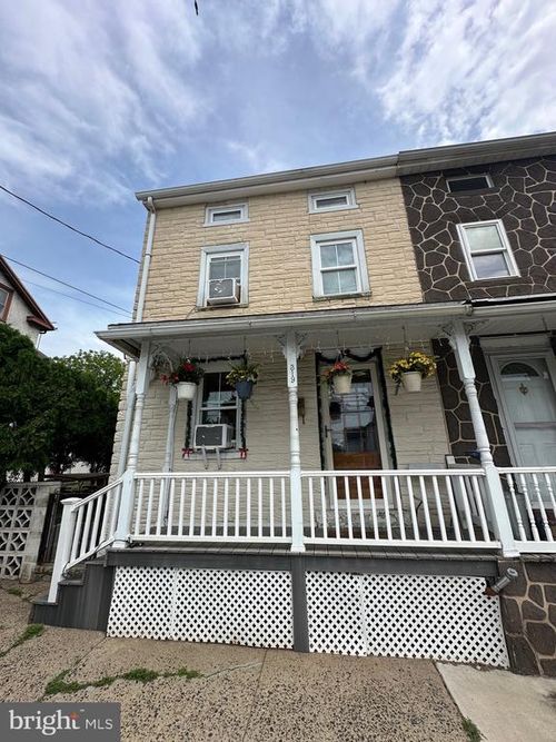 319 High St, PHOENIXVILLE, PA, 19460-3220 | Card Image