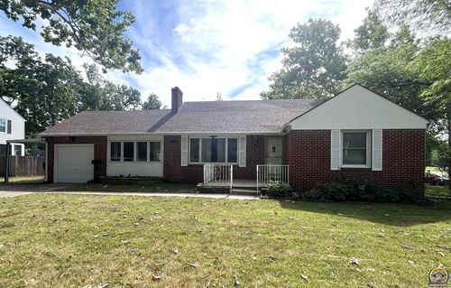 2040 Oakley Ave, Topeka, KS, 66604-3257 | Card Image