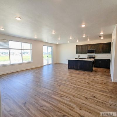 612 S 2400 W, House other with 3 bedrooms, 2 bathrooms and 2 parking in Rexburg ID | Image 3