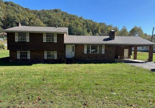 147 Circle Dr, Oceana, WV, 24870 | Card Image