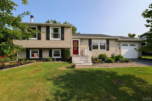 8420 Falcon Drive, Clay, NY, 13090 | Card Image