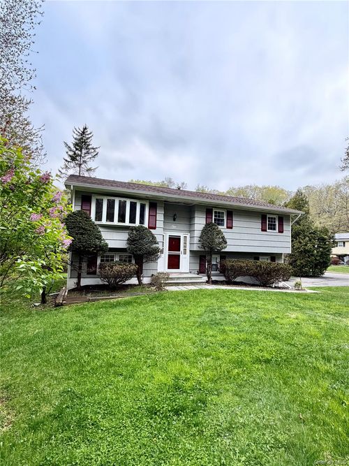 1 Bristol Ct, New City, NY, 10956-7111 | Card Image